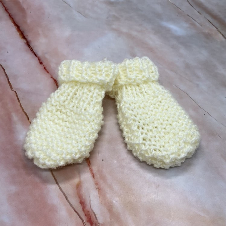 Hand Knitted Baby Hats, Mitts & Bootees | Various Colours