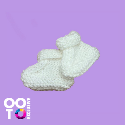 Hand Knitted Baby Hats, Mitts & Bootees | Various Colours